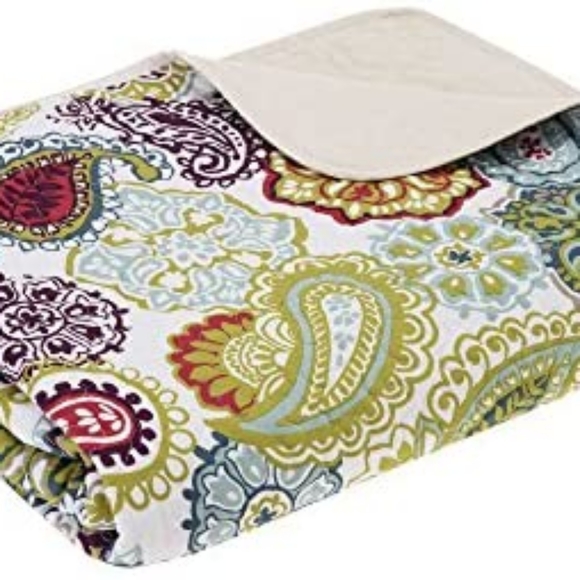 Mizone Tamil Quilted Throw - 60" W x 70" L - Picture 3 of 5
